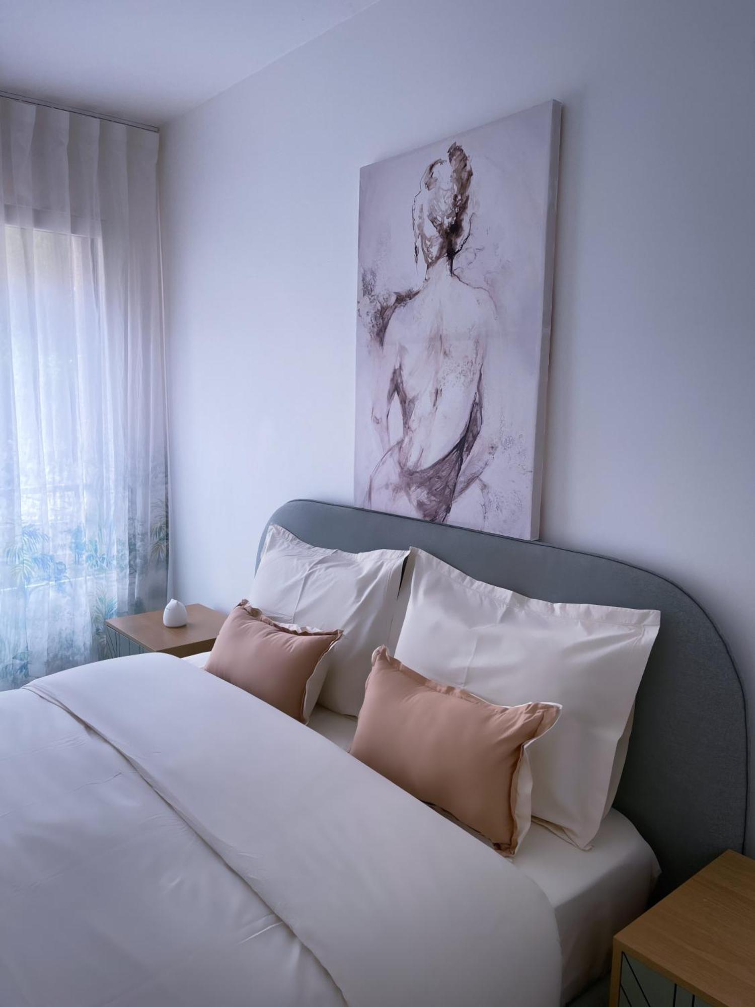 Grand Appartement Clichy Exterior photo